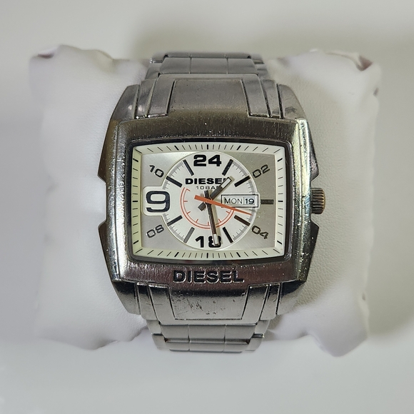 Diesel Watch Silver DZ-1218 Watch with White Face - Picture 6 of 16